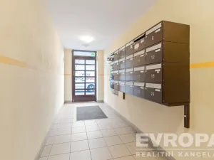 Prodej bytu 2+kk, Praha - Braník, Novodvorská, 40 m2