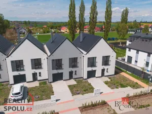 Prodej rodinného domu, Pečky - Velké Chvalovice, Za Statkem, 166 m2