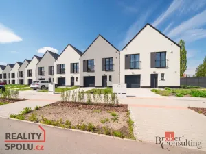 Prodej rodinného domu, Pečky - Velké Chvalovice, Za Statkem, 166 m2