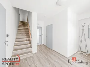 Prodej rodinného domu, Pečky - Velké Chvalovice, Za Statkem, 166 m2