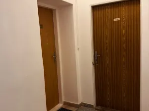 Pronájem kanceláře, Karlovy Vary, Krymská, 24 m2