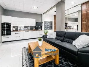 Pronájem obchodního prostoru, Pardubice, Jana Palacha, 100 m2