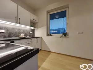 Pronájem bytu 2+kk, Hradec Králové, Antonína Petrofa, 3300 m2