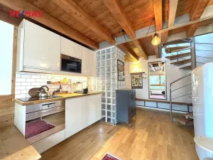 Pronájem bytu 2+kk, Praha - Smíchov, Hořejší nábřeží, 44 m2