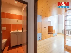 Prodej bytu 2+1, Holešov, nám. Svobody, 60 m2