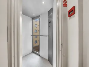 Pronájem bytu 2+1, Praha - Smíchov, Grafická, 64 m2