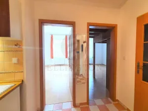 Pronájem bytu 2+1, Praha - Nusle, Čestmírova, 54 m2