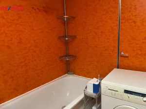 Prodej bytu 2+1, Karlovy Vary - Drahovice, Gagarinova, 56 m2