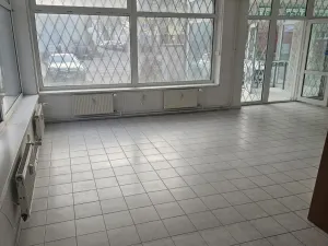 Pronájem obchodního prostoru, Bratislava, Slovenská republika, Pri Šajbách 9335/34, 102 m2