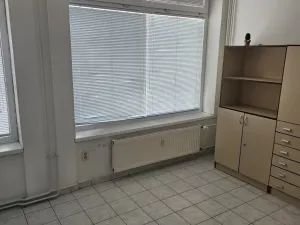 Pronájem obchodního prostoru, Bratislava, Slovenská republika, Pri Šajbách 9335/34, 102 m2
