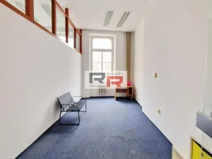 Pronájem kanceláře, Olomouc, Dolní náměstí, 67 m2