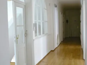 Pronájem kanceláře, Praha - Malá Strana, Karmelitská, 27 m2