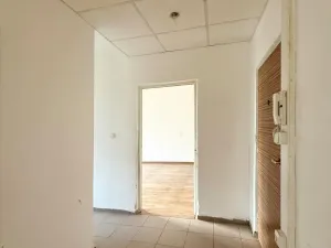 Prodej bytu 2+1, Chomutov, Dřínovská, 62 m2