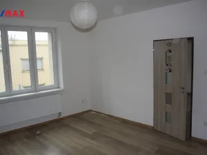 Pronájem bytu 2+1, Strakonice - Strakonice II, Komenského, 60 m2