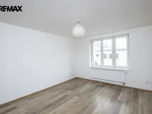 Pronájem bytu 2+1, Strakonice - Strakonice II, Komenského, 60 m2