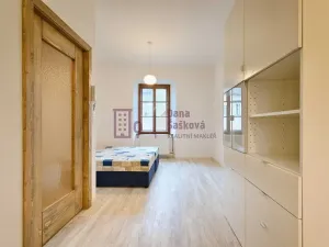 Pronájem bytu 1+kk, Jindřichův Hradec, Kostelní, 36 m2