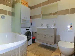 Pronájem bytu 2+kk, Praha - Holešovice, Veverkova, 50 m2