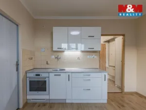 Prodej bytu 1+1, Klatovy - Klatovy III, Pod Hůrkou, 36 m2