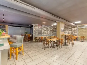 Prodej restaurace, Praha - Kobylisy, Chabařovická, 295 m2
