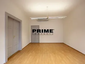 Pronájem kanceláře, Praha - Smíchov, Štefánikova, 70 m2