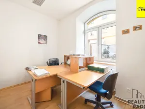 Pronájem kanceláře, Pardubice, třída Míru, 140 m2