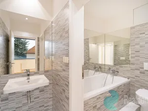 Prodej bytu 3+kk, Praha, Pod průsekem, 65 m2