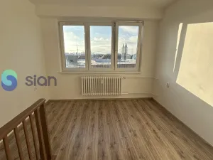 Pronájem atypického bytu, Ostrava, Sokolská třída, 60 m2