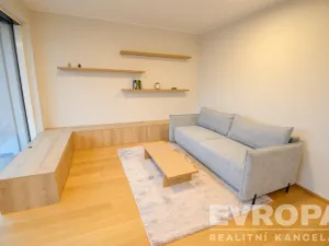 Pronájem bytu 2+kk, Praha - Smíchov, Podbělohorská, 57 m2
