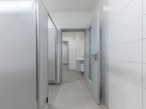 Pronájem kanceláře, Praha - Strašnice, Průběžná, 375 m2