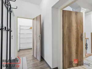 Prodej ubytování, Broumov, Malé náměstí, 298 m2