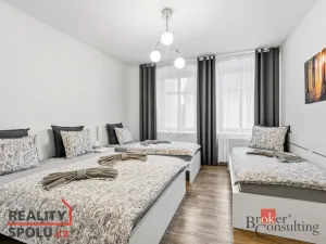 Prodej ubytování, Broumov, Malé náměstí, 298 m2