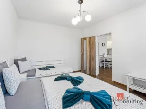 Prodej ubytování, Broumov, Malé náměstí, 298 m2