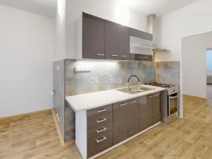 Pronájem bytu 2+1, Chomutov, Březenecká, 60 m2