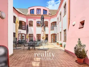 Pronájem kanceláře, Znojmo, Horní náměstí, 72 m2