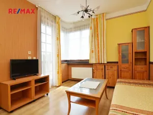 Pronájem bytu 2+kk, Praha - Hlubočepy, Pod třešněmi, 50 m2