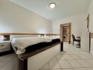 Pronájem bytu 2+kk, Praha - Smíchov, U Santošky, 50 m2