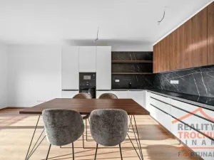 Prodej bytu 2+kk, Hradec Králové, Antonína Petrofa, 56 m2