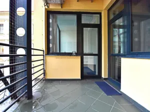 Pronájem kanceláře, Praha - Karlín, Pobřežní, 125 m2