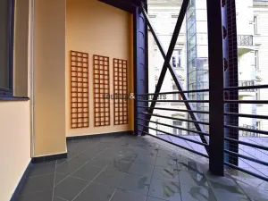 Pronájem kanceláře, Praha - Karlín, Pobřežní, 125 m2