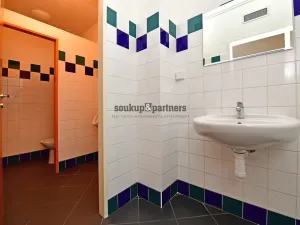 Pronájem kanceláře, Praha - Karlín, Pobřežní, 125 m2