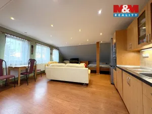 Prodej restaurace, Velké Žernoseky, 438 m2