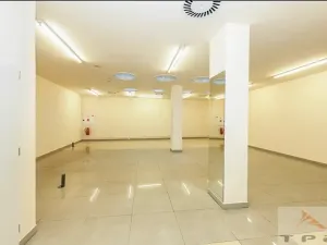 Pronájem obchodního prostoru, Karlovy Vary, Divadelní náměstí, 100 m2