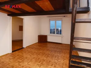 Pronájem bytu 2+1, Praha - Libeň, V mezihoří, 56 m2