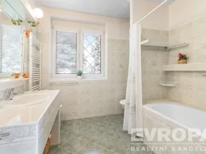 Prodej rodinného domu, Kamenice - Nová Hospoda, Na Vyhlídce, 380 m2