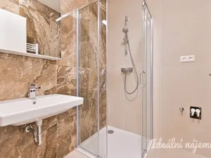 Pronájem bytu 1+kk, Brno, Komárovská, 29 m2