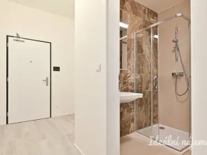 Pronájem bytu 1+kk, Brno, Komárovská, 29 m2