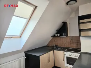 Prodej bytu 2+kk, Jesenice, Příčná I., 45 m2