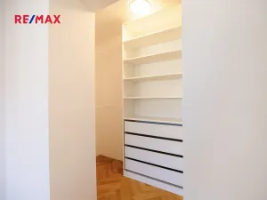 Pronájem bytu 3+1, Praha - Dejvice, Mydlářka, 55 m2