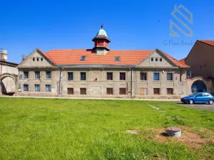 Prodej vícegeneračního domu, Smečno, nám. T. G. Masaryka, 779 m2