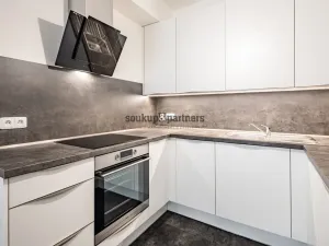 Prodej bytu 2+kk, Praha, Návarovská, 61 m2